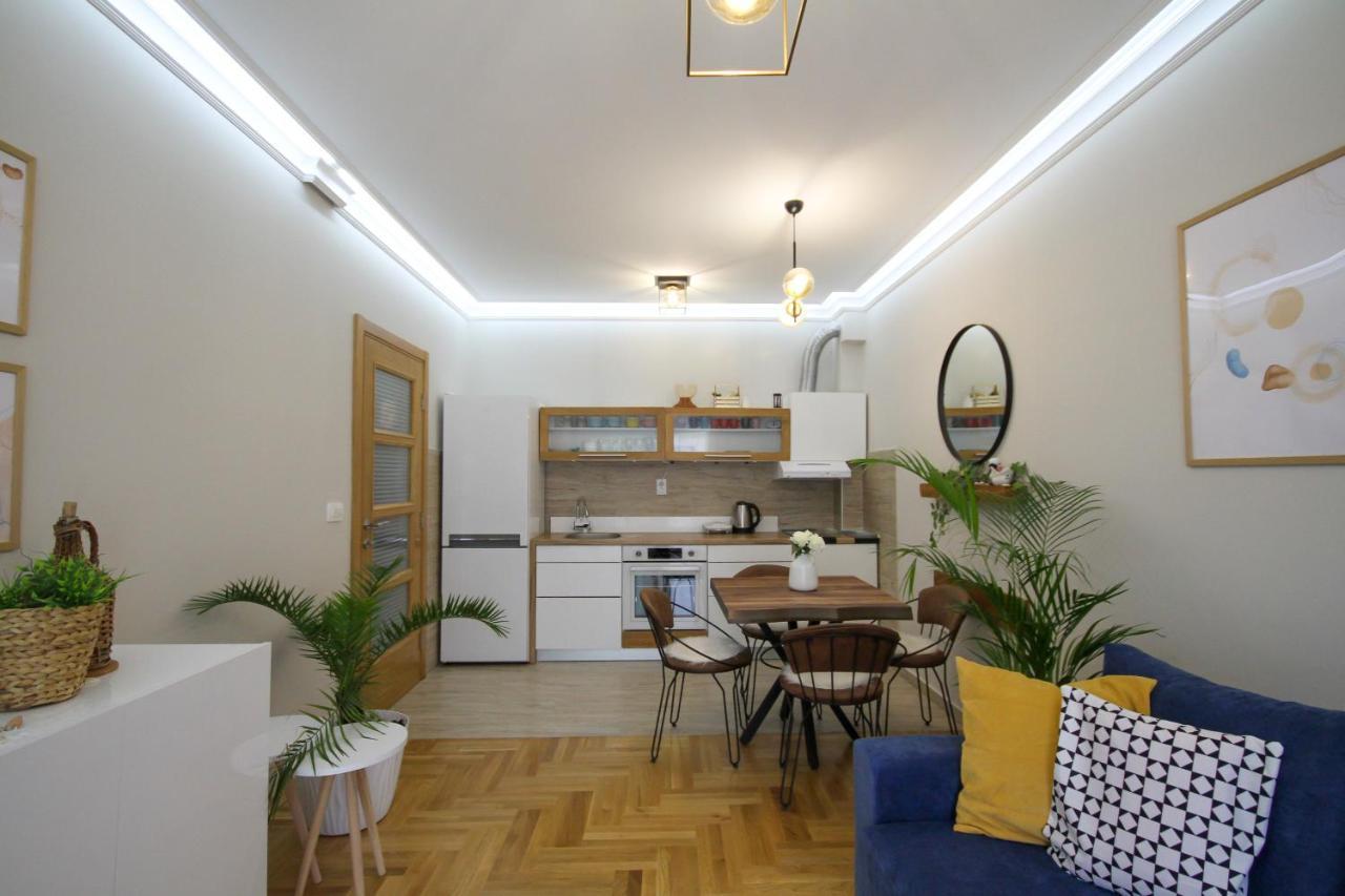 Laki Apartment Tivat Exterior photo