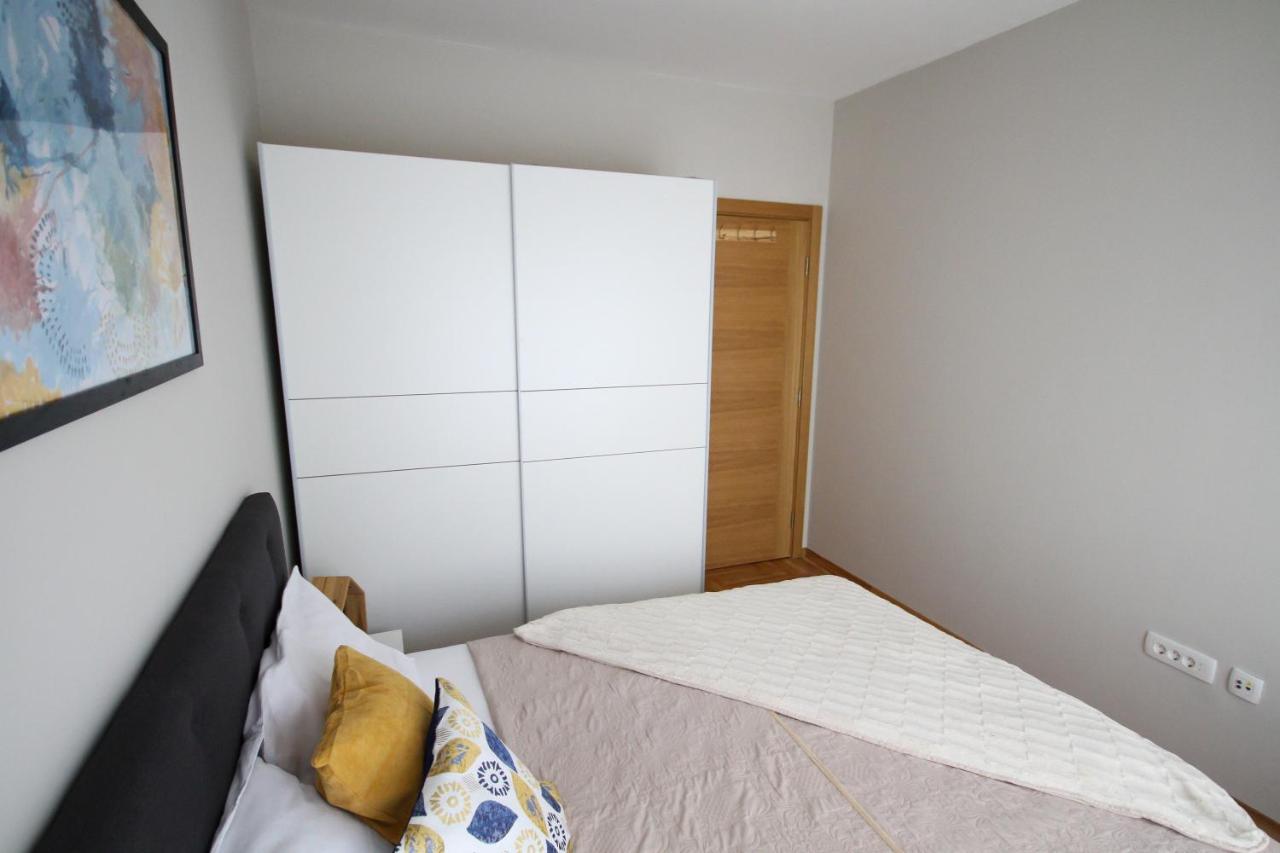 Laki Apartment Tivat Exterior photo
